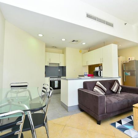 Relaxing Furnished Studio Near Dic Metro, Barsha Heights - Alia Apartment ดูไบ ภายนอก รูปภาพ